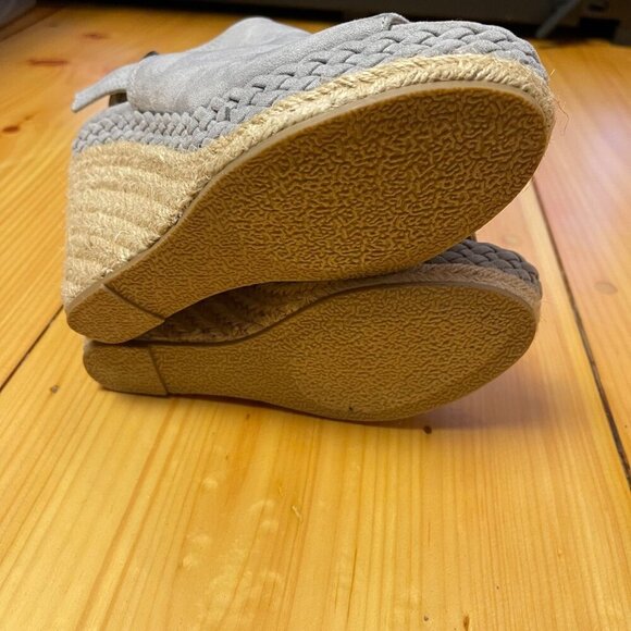JustFab Keeley Womens Grey Peep Toe Espadrille Wedge Sandals Sz 6 - Picture 4 of 6